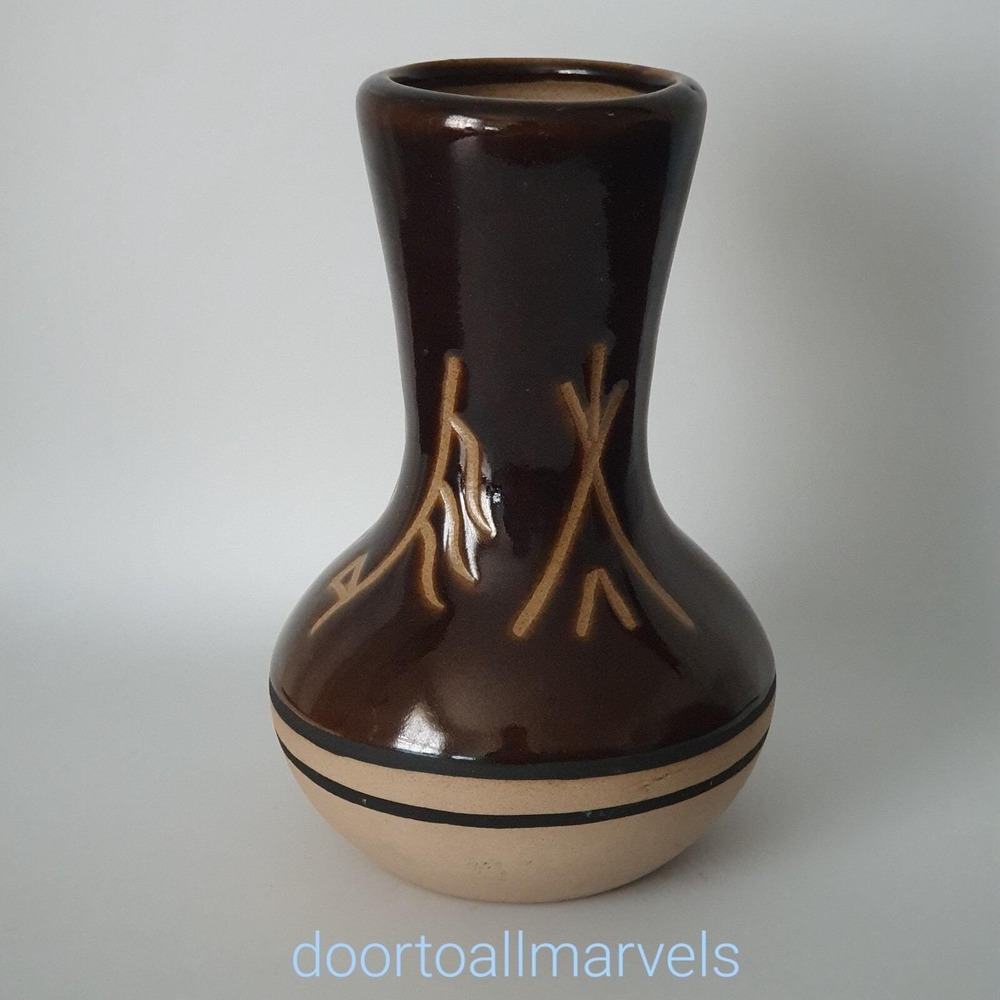 Southwestern Saguaro Stoneware Pottery Vase Native American Chocolate Glaze 6"H